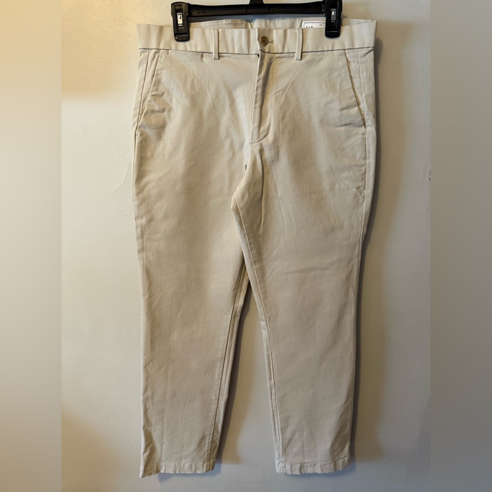 GAP Men's Straight Fit Chinos - Cream